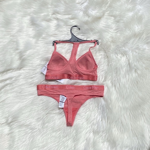 Calvin Klein Set - Picture 2 of 2